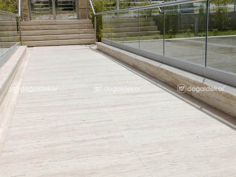 VİLLA GİRİŞİ YER DÖŞEME ZEMİN KAPLAMA - 30x60 CİLALI TRAVERTEN